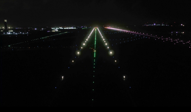 ‘Lale Kule’ Türk Bayrağı renklerine büründü